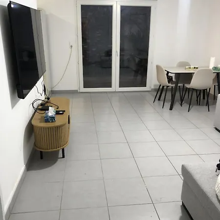 ヴィラ For Rent In Senior In *