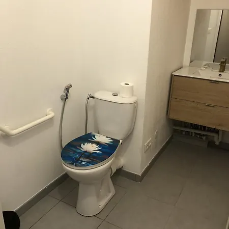 For Rent In Senior In *