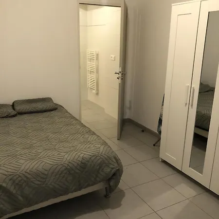 ヴィラ For Rent In Senior In *